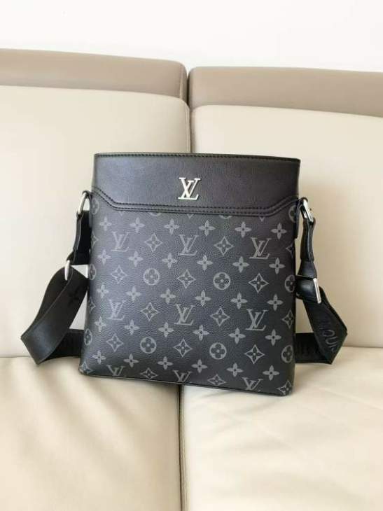 Picture of Louis Vuitton Mens Bags _SKUfw216209455fw